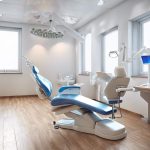 Gingiwoplastyka – modelowanie linii dziąseł dla poprawy estetyki uśmiechu