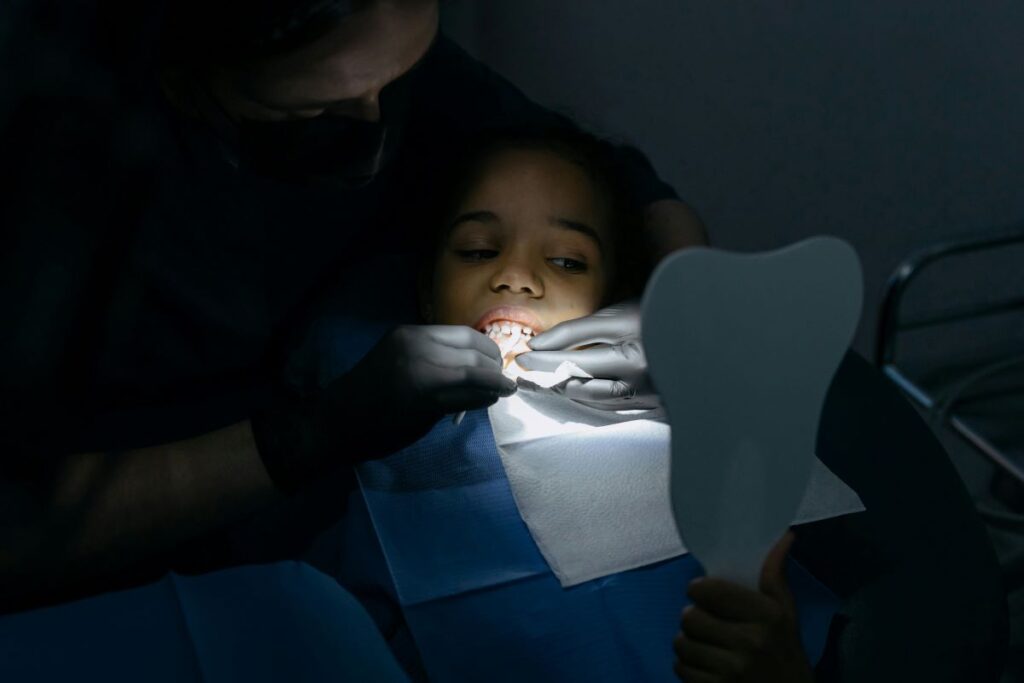 dentysta 7 Ile trwa wyrywanie zęba stałego i od czego to zależy